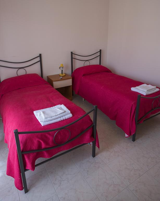 Casa Vacanze Isabella Aliano Ngoại thất bức ảnh