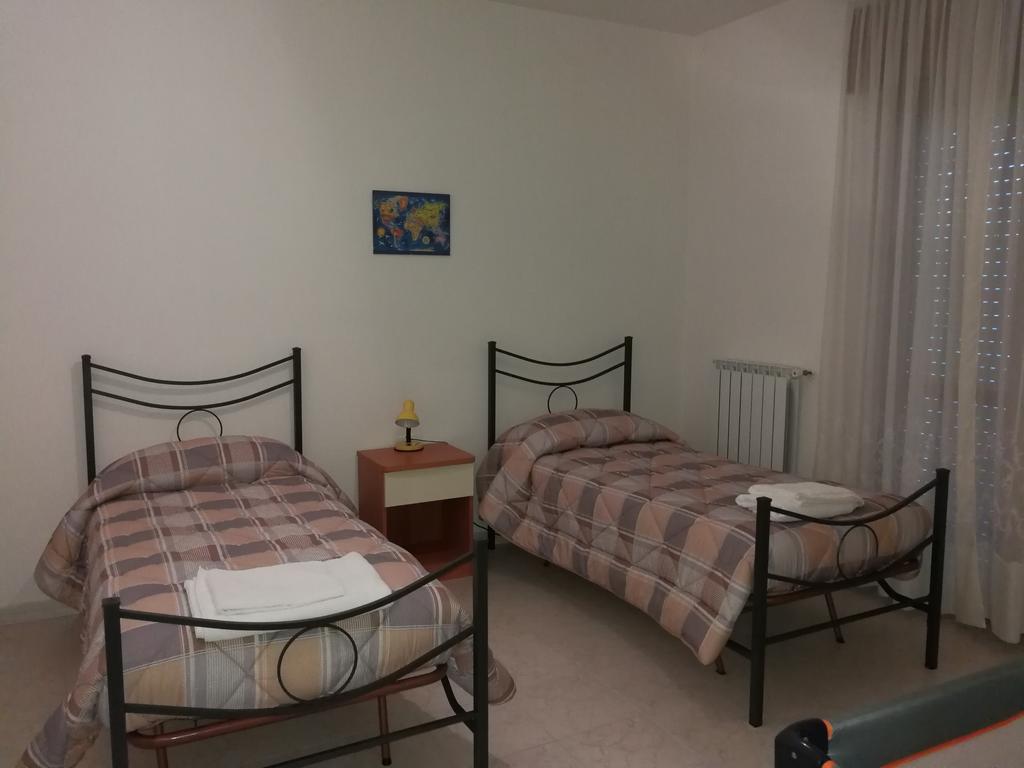 Casa Vacanze Isabella Aliano Ngoại thất bức ảnh